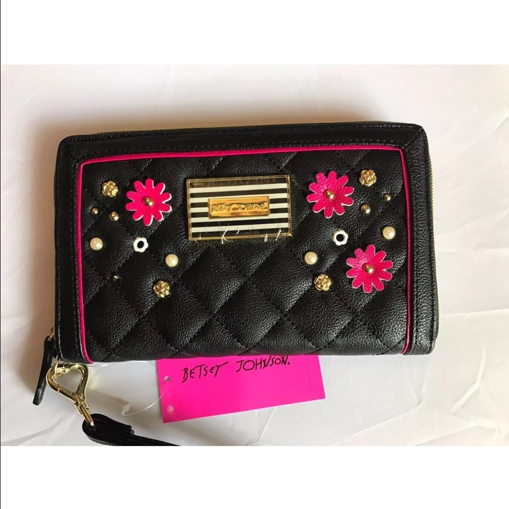 Betsey Johnson Oversized Zip Around‎ Wallet